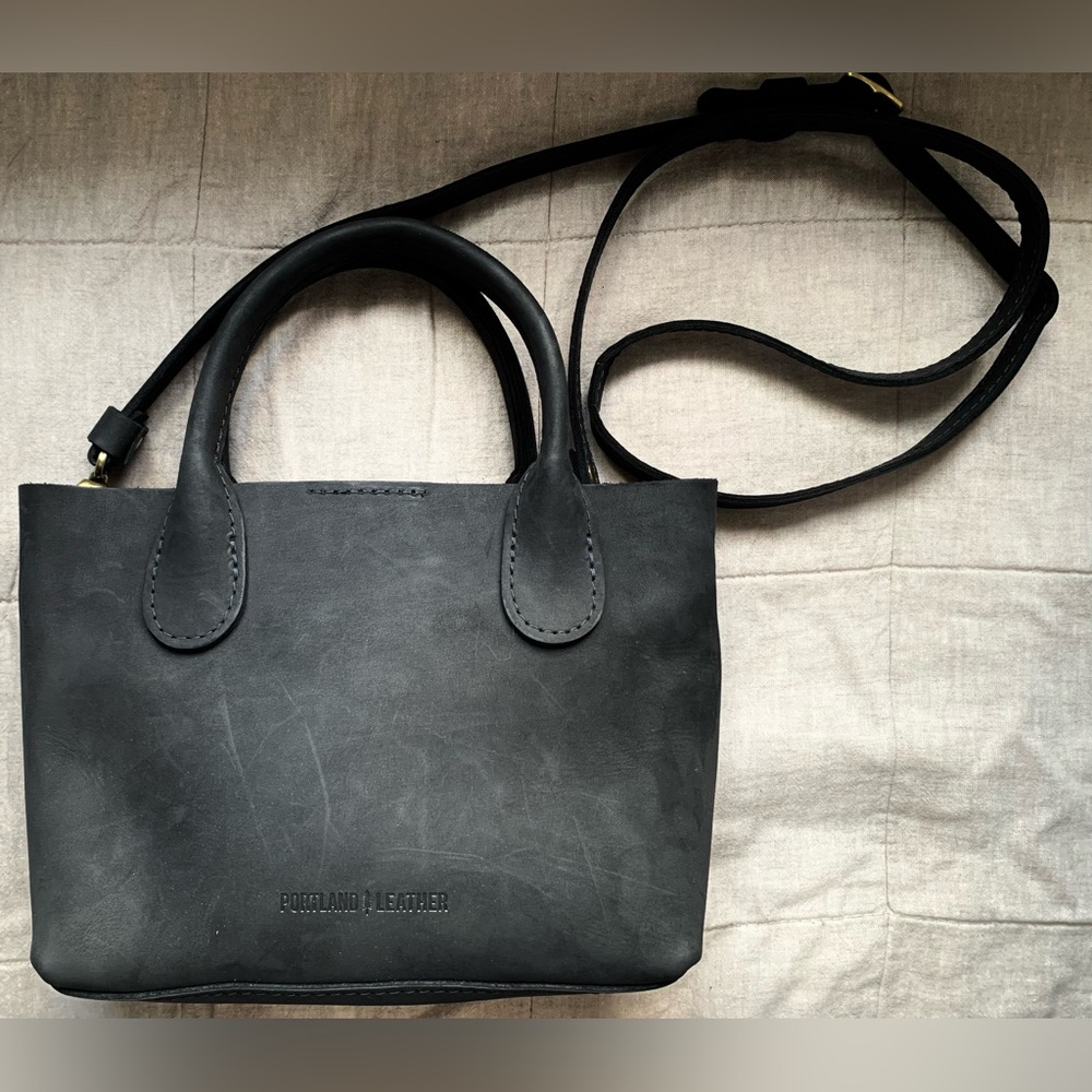 Portland leather crossbody bag 12x7x3 black brass hardware like new